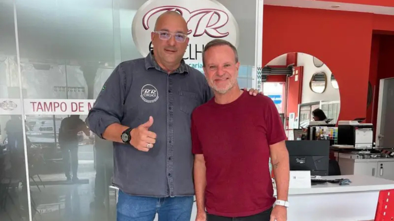 Rubens Barrichello visita a RR Espelhos e se impressiona com soluções de ponta no setor de vidros e envidraçamento de sacadas