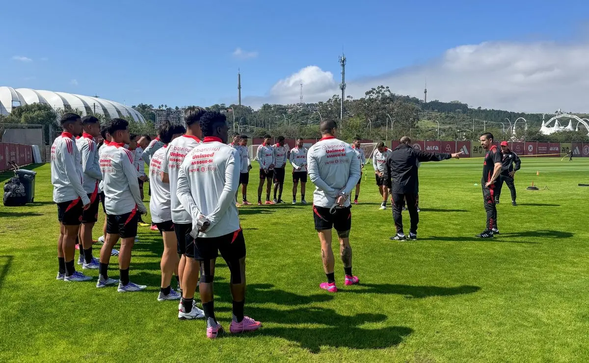 Alkerta/Internacional vive crise com invasão de torcedores no Parque Gigante