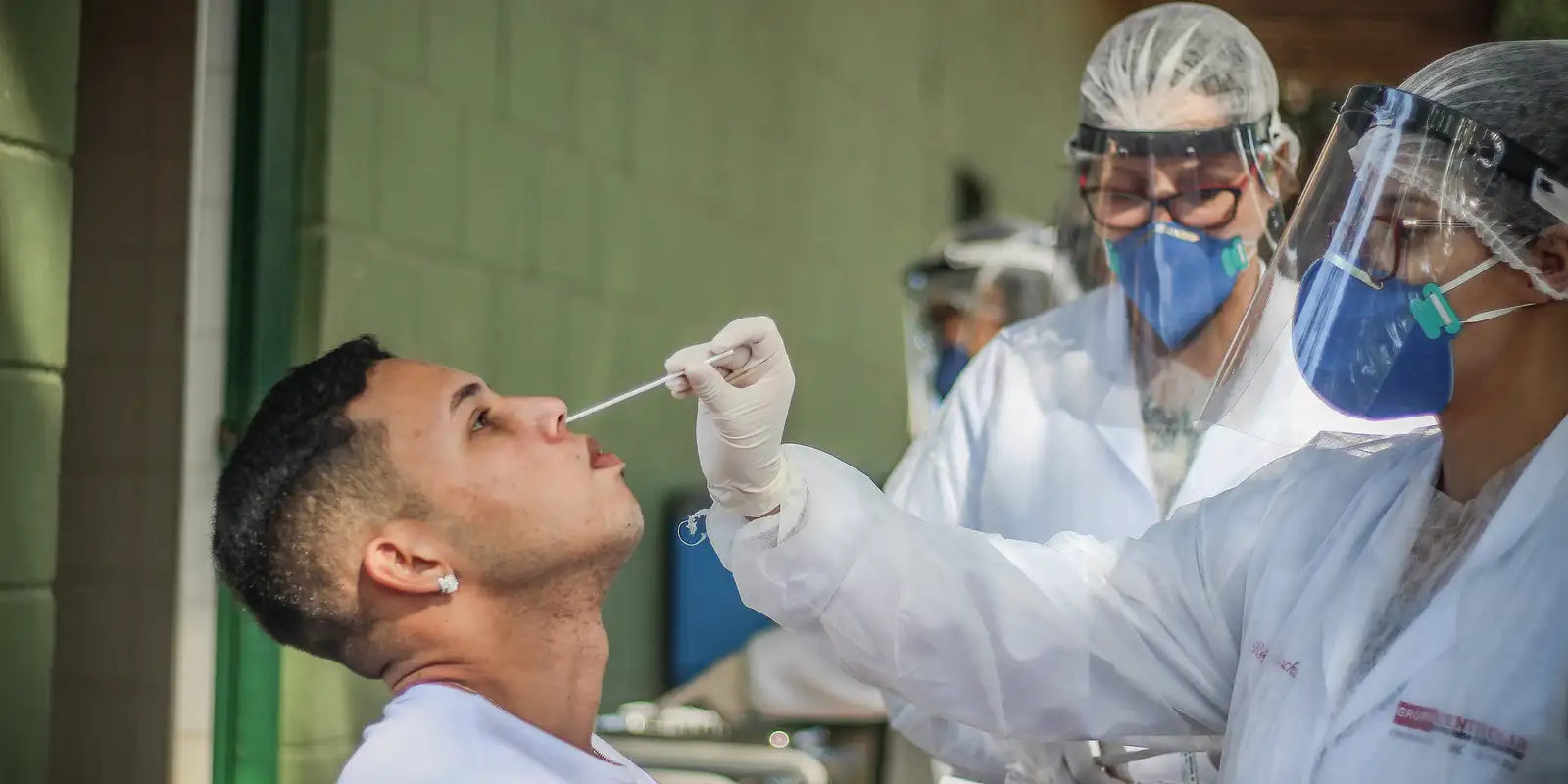 Redução de casos de covid-19 no Rio de Janeiro evidencia tendência de melhora epidemiológica